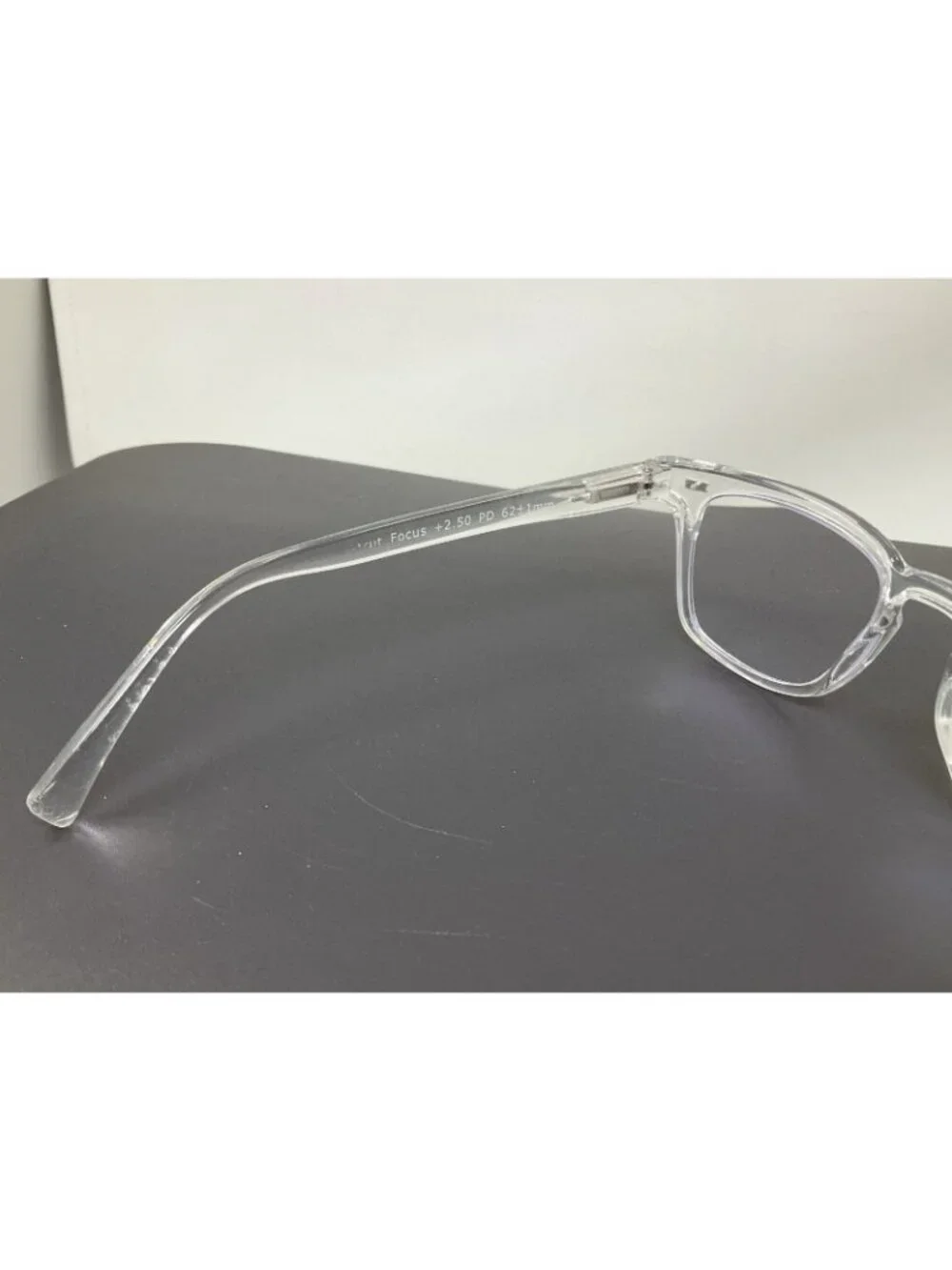 Peepers frame very